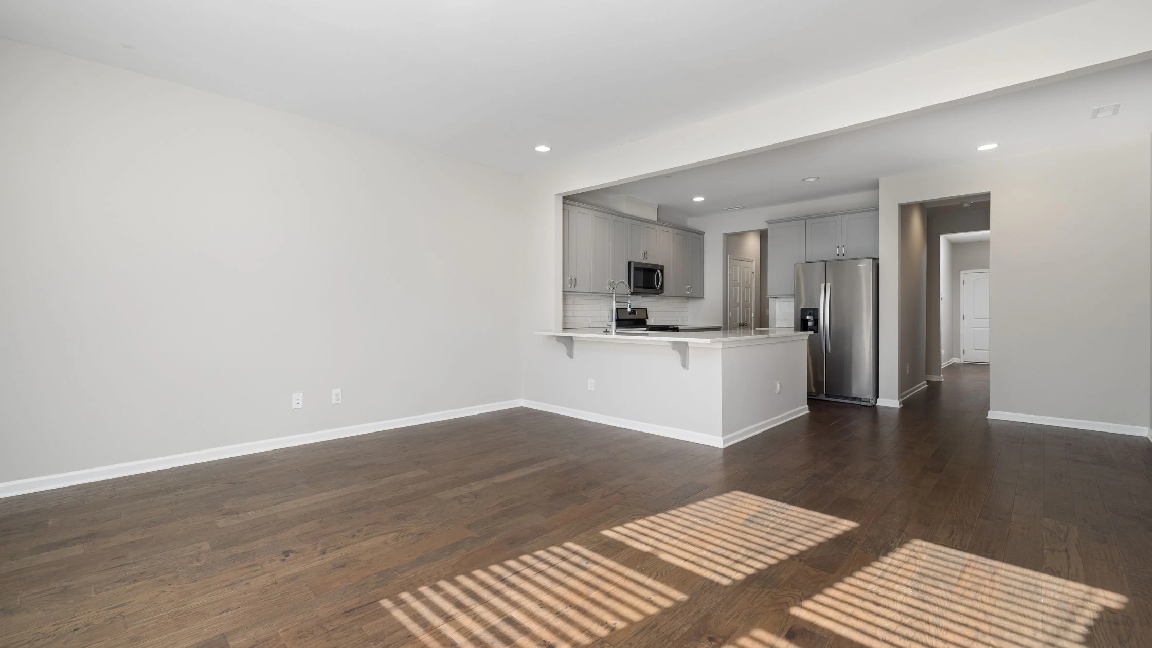 What is the Difference Between End of Lease Cleaning and Normal Cleaning?